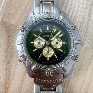 Titanium universal brand men’s black dial watch NEW BATTERY